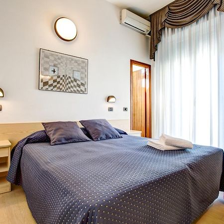 Hotel Villa Dei Gerani Rimini Luaran gambar