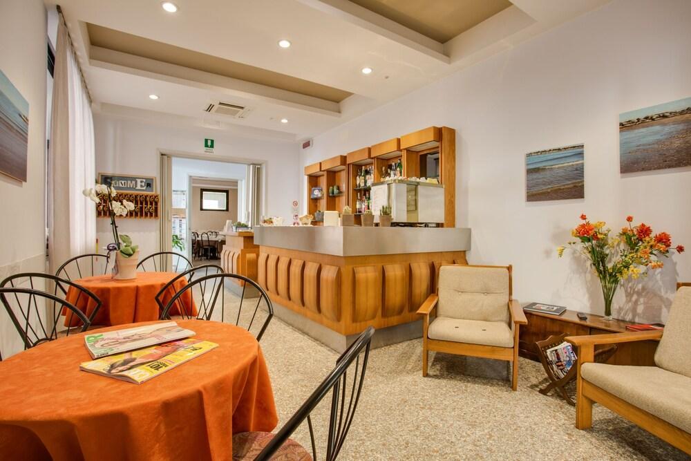 Hotel Villa Dei Gerani Rimini Luaran gambar