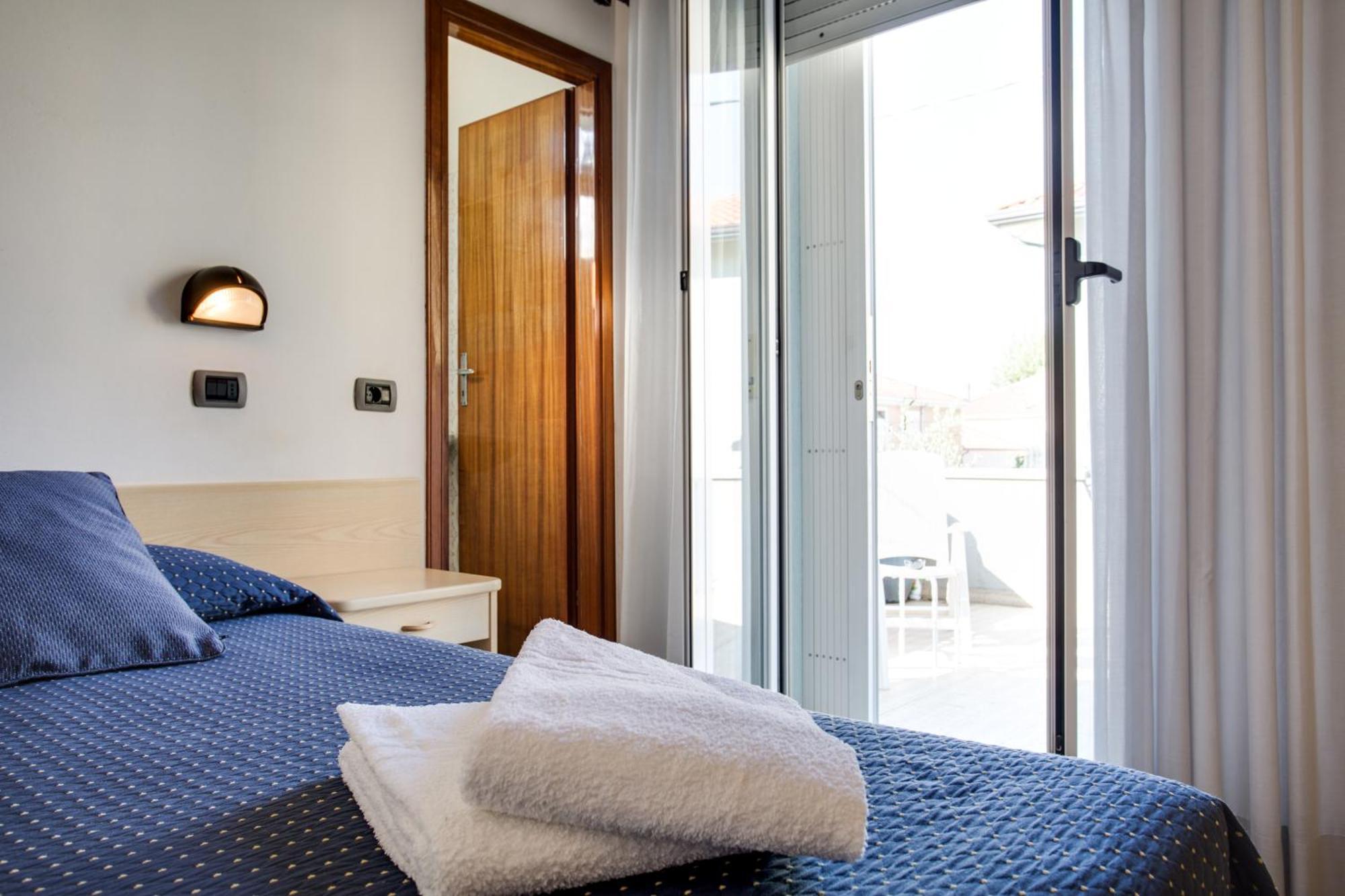 Hotel Villa Dei Gerani Rimini Luaran gambar