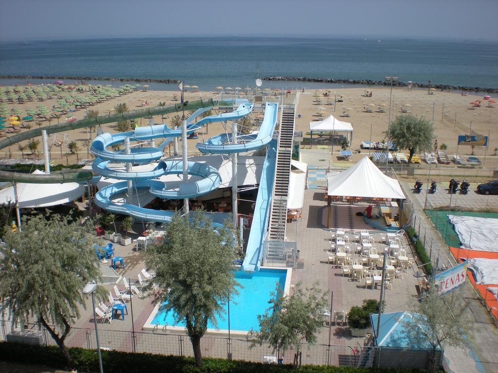 Hotel Villa Dei Gerani Rimini Luaran gambar