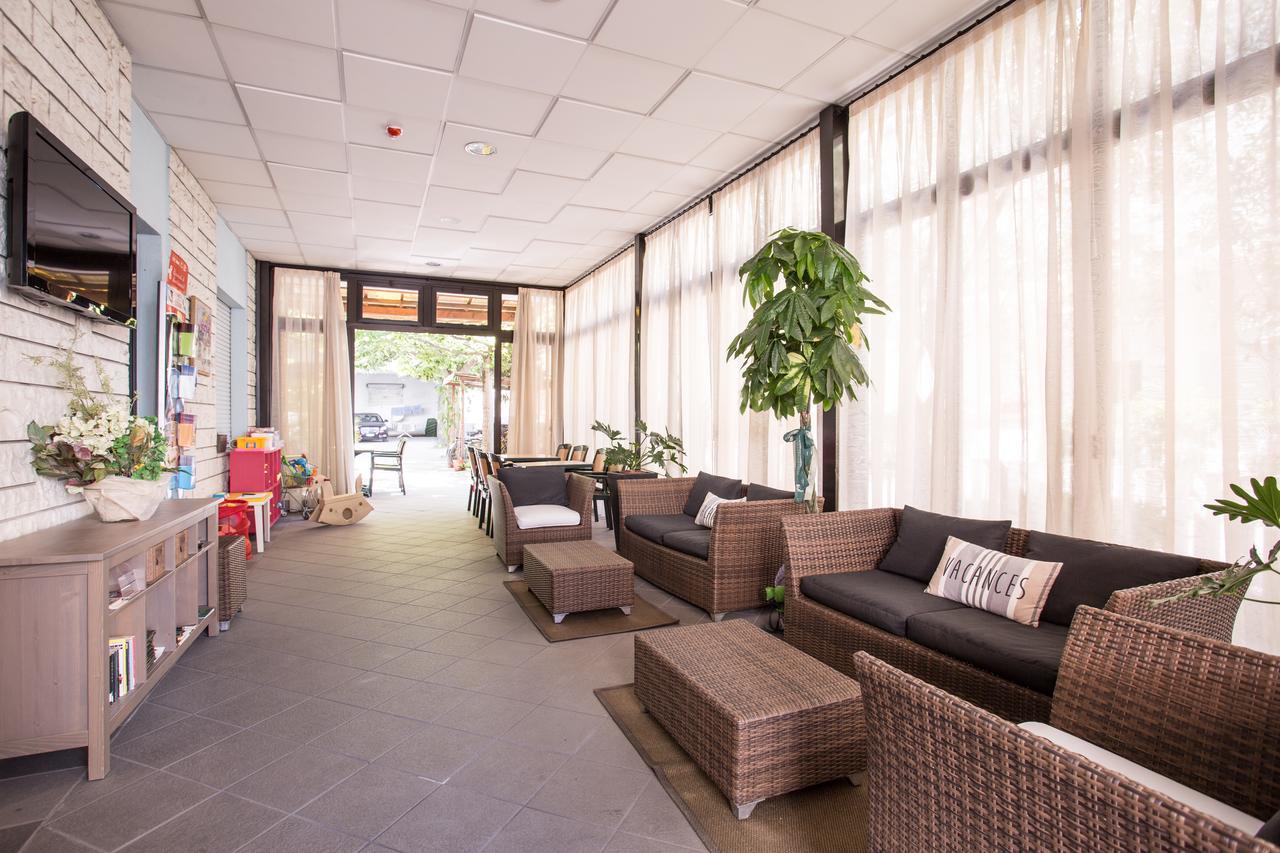 Hotel Villa Dei Gerani Rimini Luaran gambar