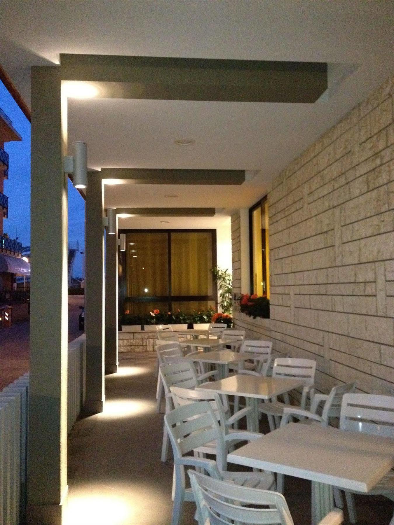 Hotel Villa Dei Gerani Rimini Luaran gambar