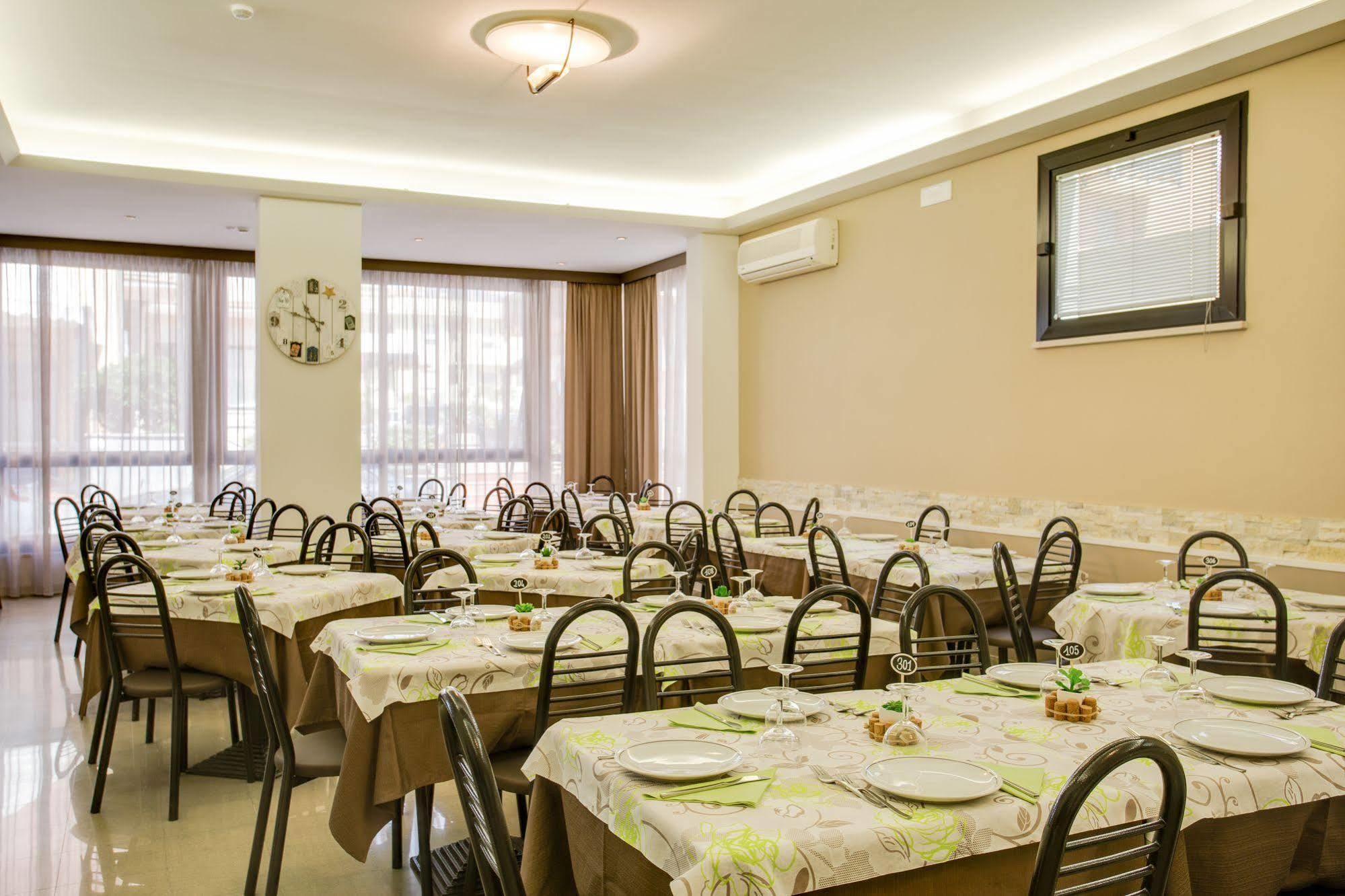Hotel Villa Dei Gerani Rimini Luaran gambar