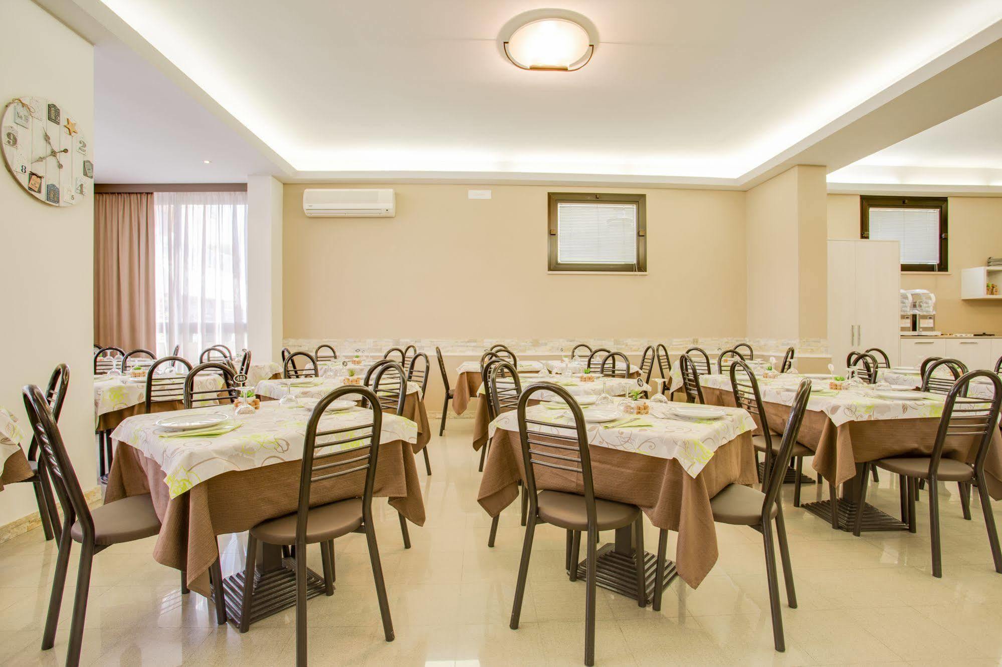 Hotel Villa Dei Gerani Rimini Luaran gambar