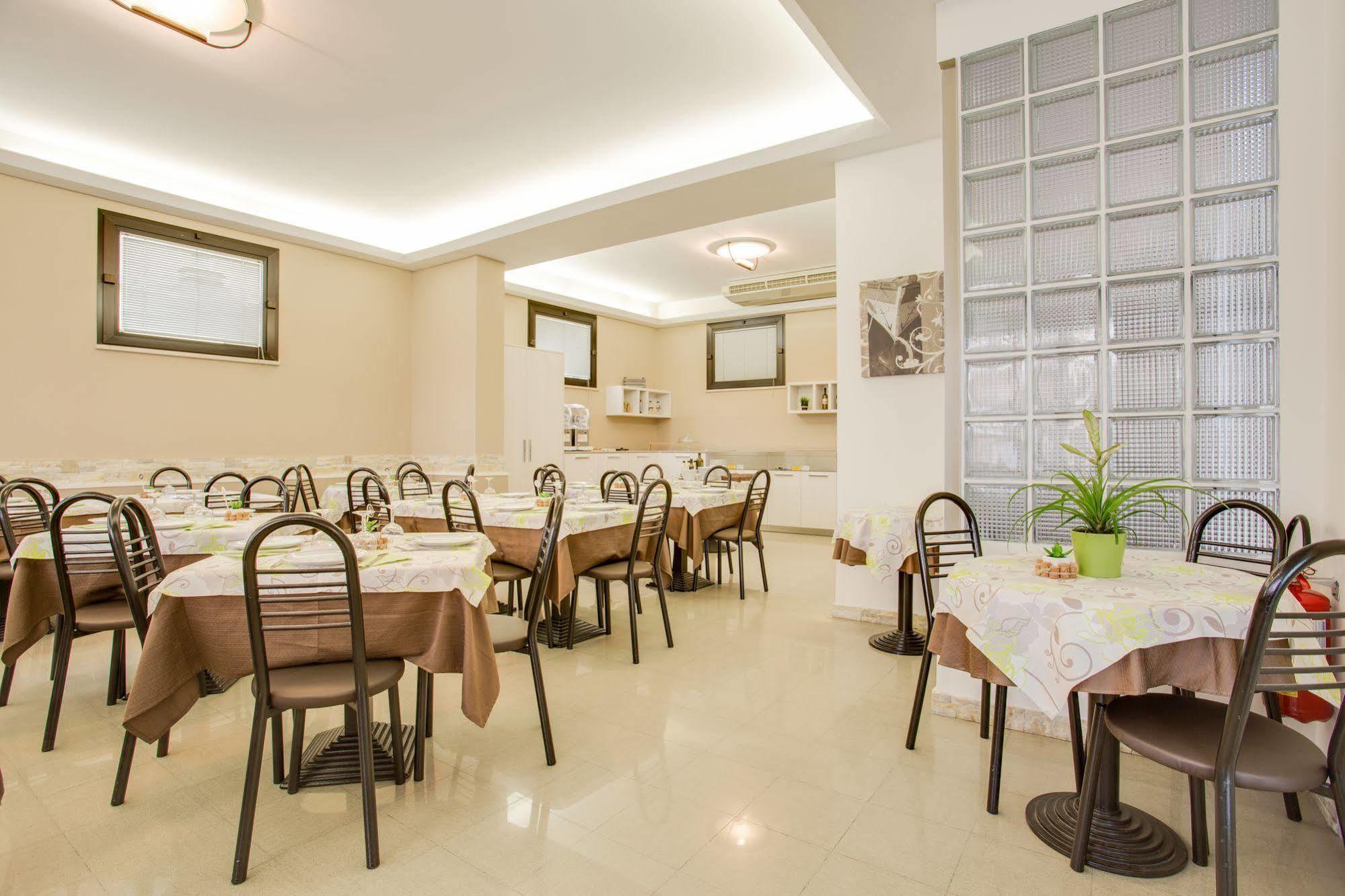 Hotel Villa Dei Gerani Rimini Luaran gambar