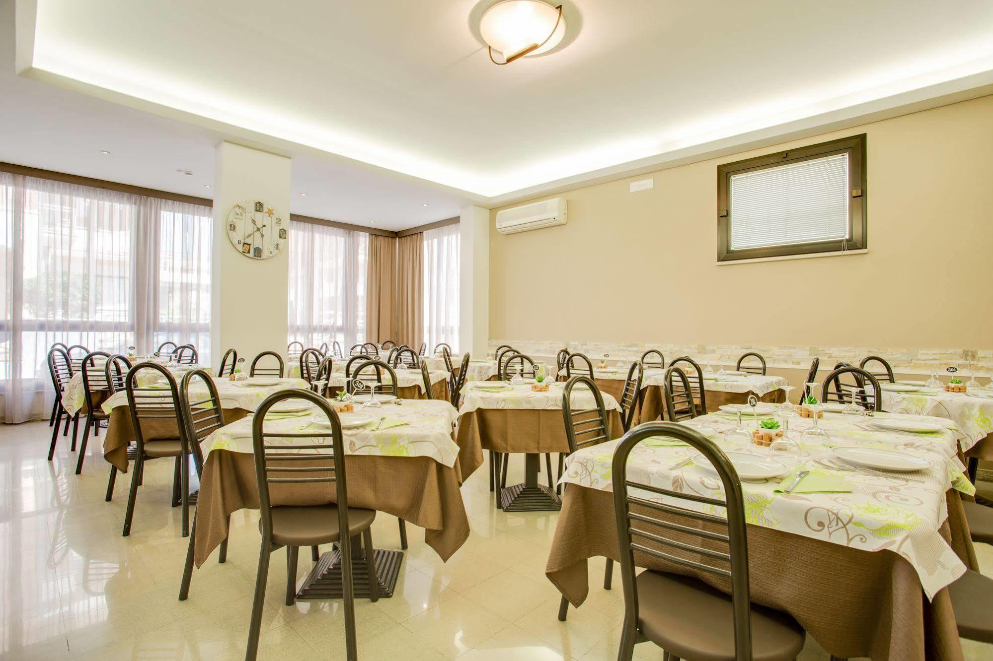 Hotel Villa Dei Gerani Rimini Luaran gambar