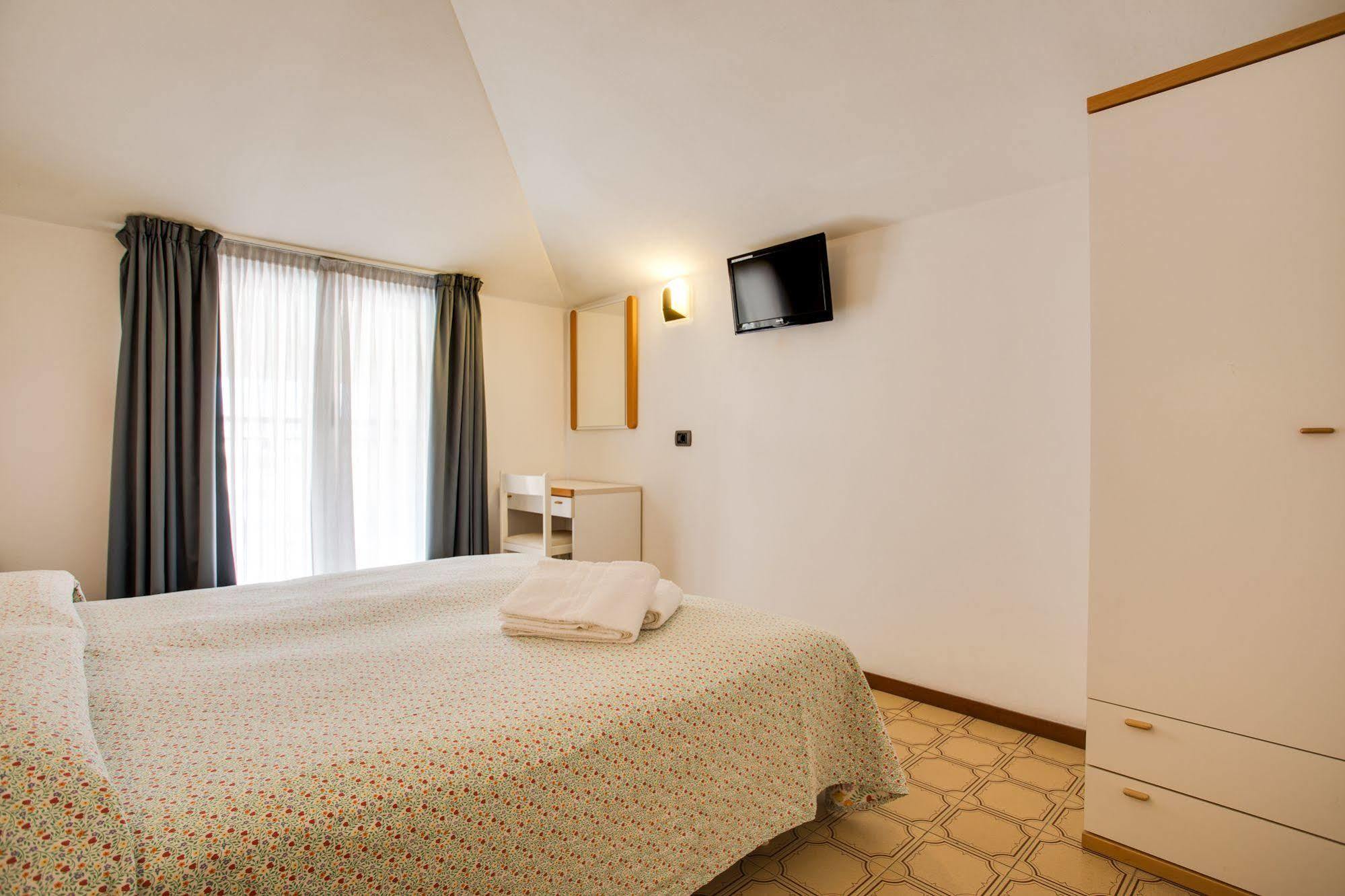 Hotel Villa Dei Gerani Rimini Luaran gambar