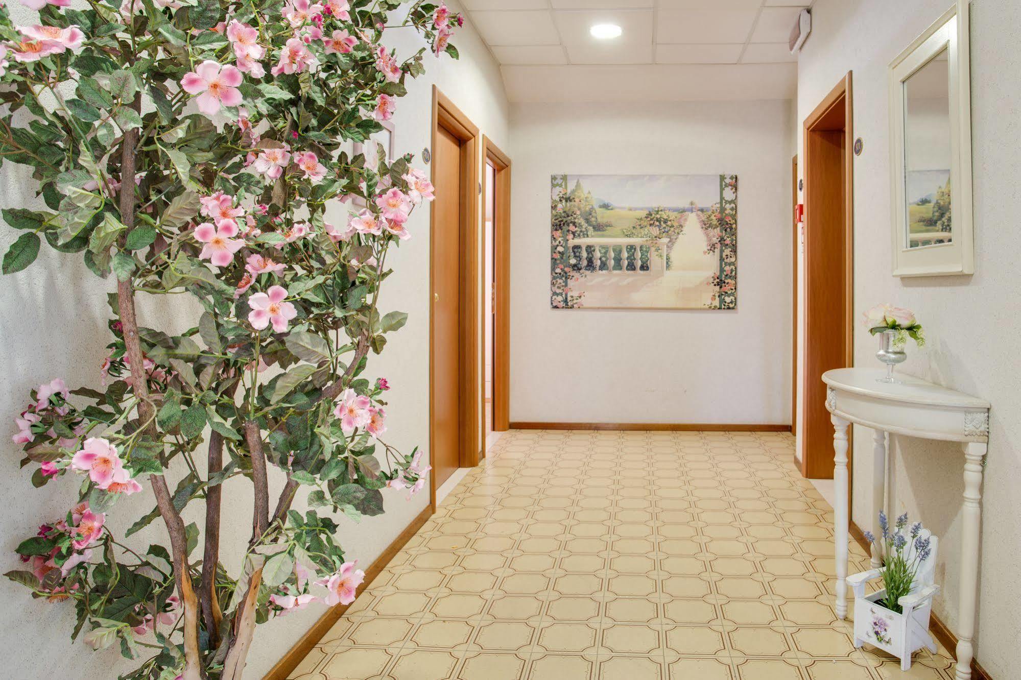 Hotel Villa Dei Gerani Rimini Luaran gambar