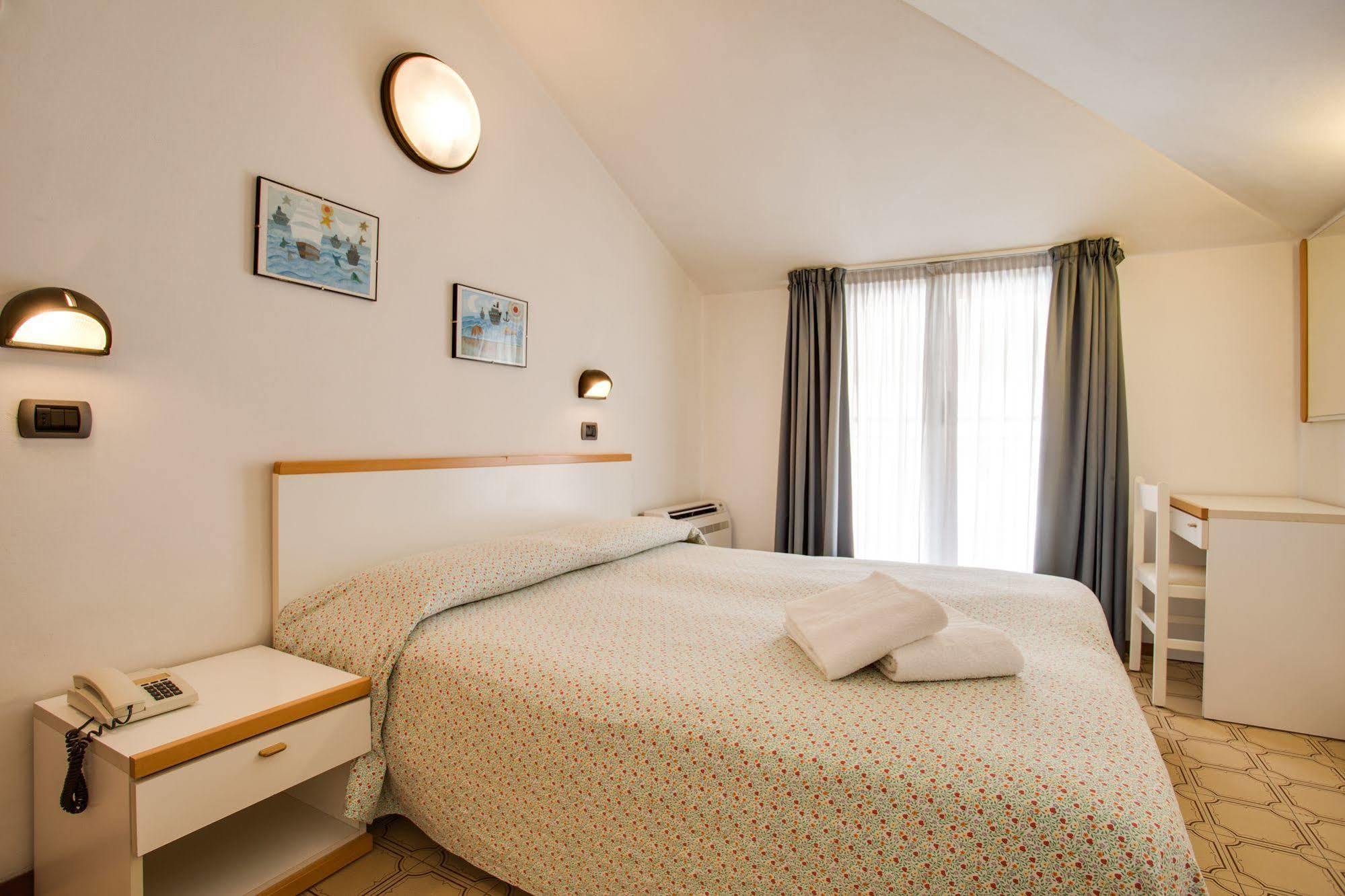 Hotel Villa Dei Gerani Rimini Luaran gambar